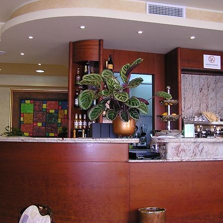 Hotel Mistral Портоскузо Экстерьер фото