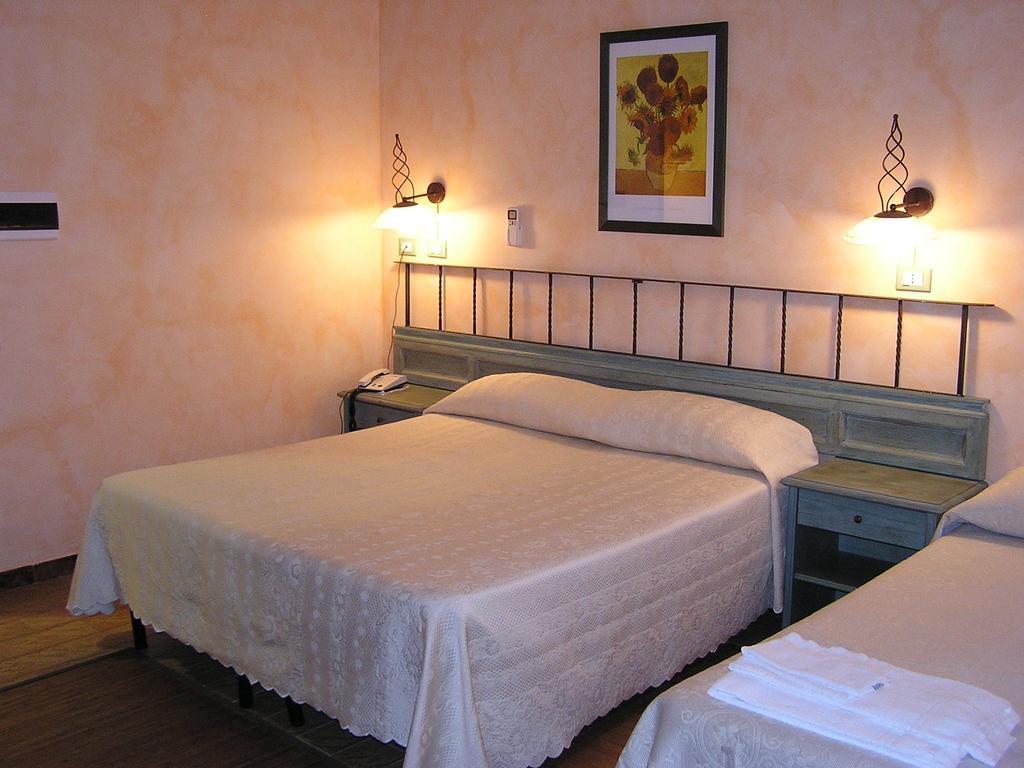 Hotel Mistral Портоскузо Экстерьер фото
