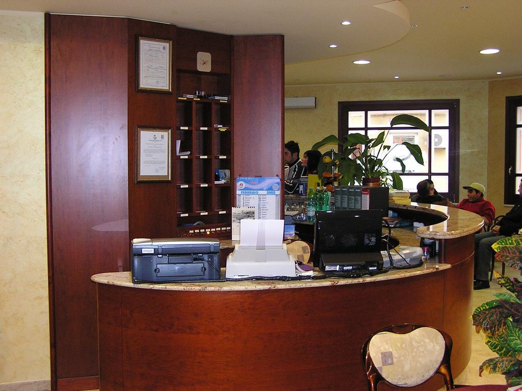 Hotel Mistral Портоскузо Экстерьер фото