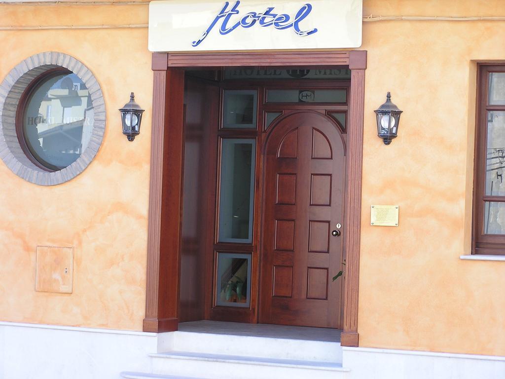 Hotel Mistral Портоскузо Экстерьер фото